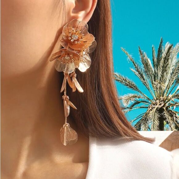 DANGLE CASCADES EARRINGS GOLD FASHION WOMEN EARRINGS CELEBRITY FAMOUS - Picture 2 of 5